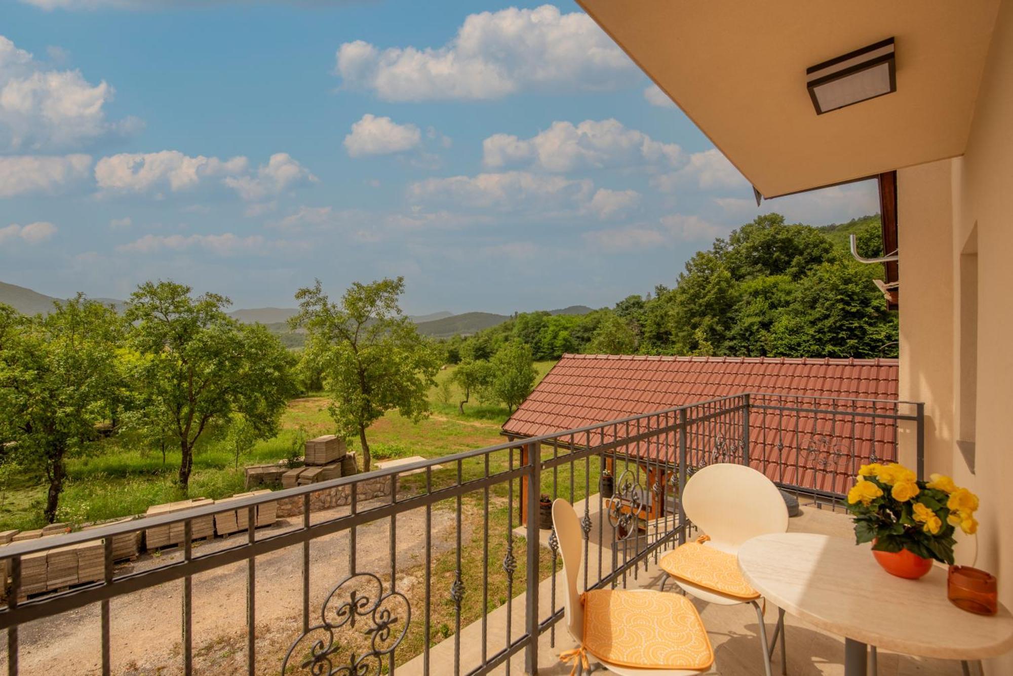 Haus Rose Počitniška hiša Gornji Prozor