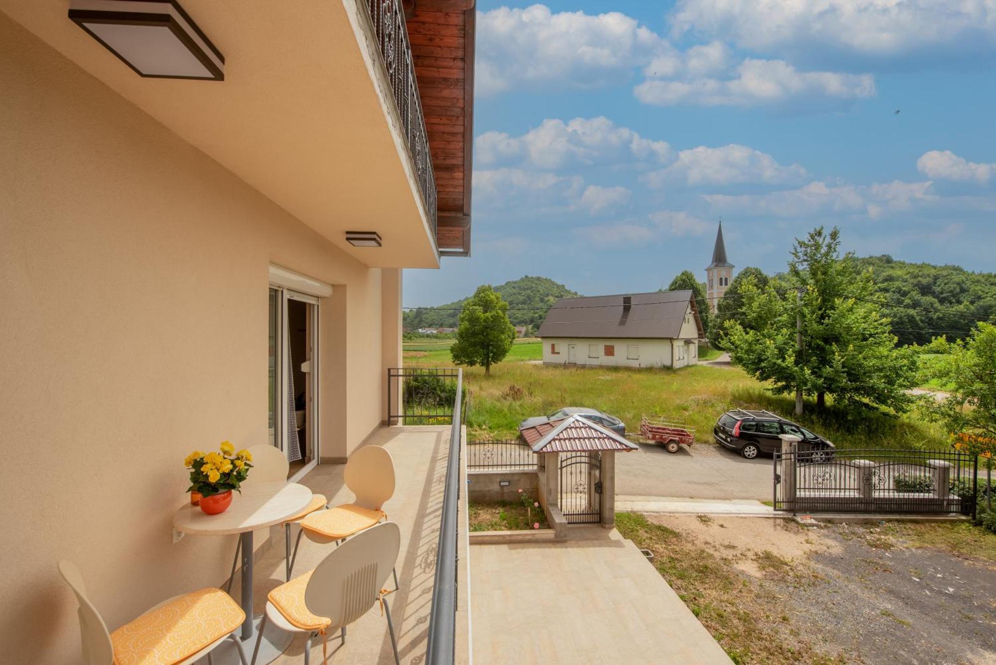 Haus Rose Počitniška hiša Gornji Prozor